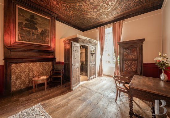 An elegant 17th-century manor house and overhanging gardens, in Autoire, in the Lot department  - photo  n°10